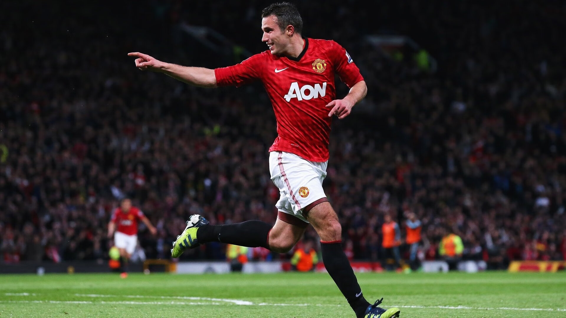 三强接力表现接近 金牌归属悬念重重，三强争霸赛三个项目一对照