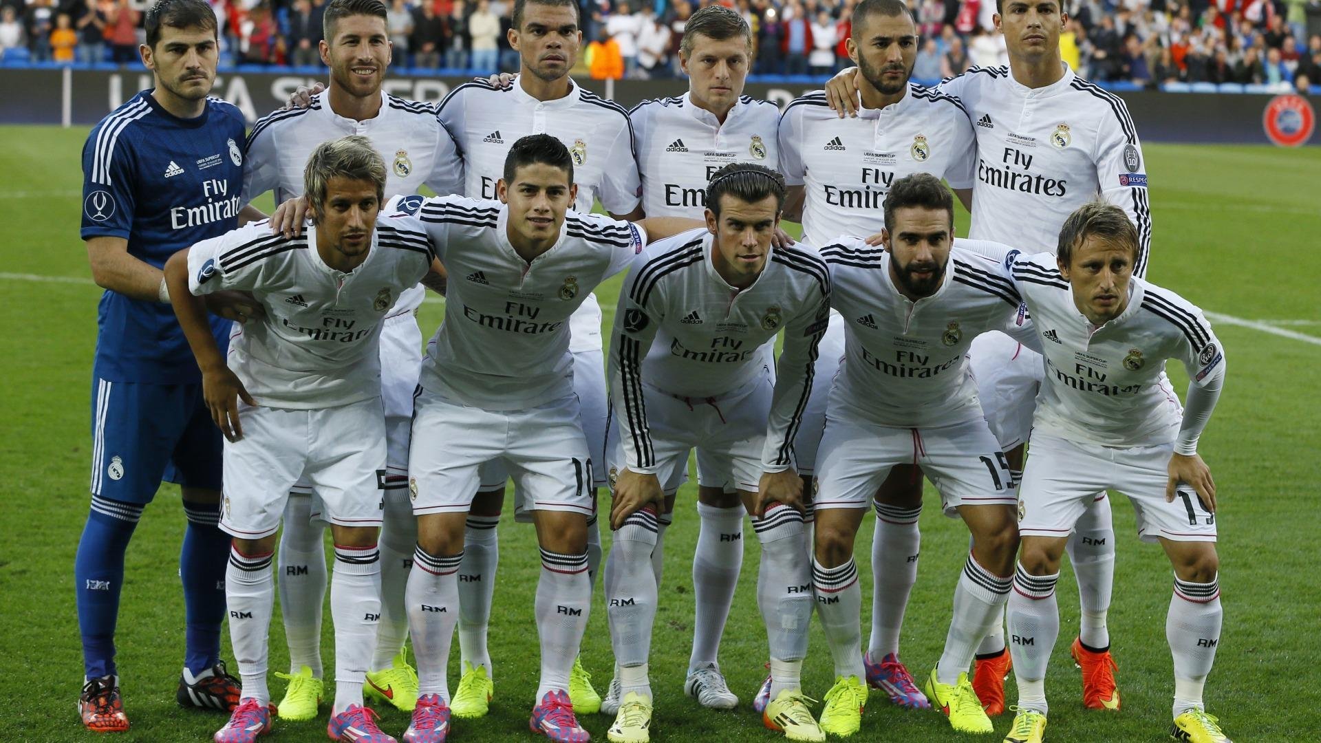 公牛球迷应援横幅登上主场大屏幕，公牛队主场壁纸