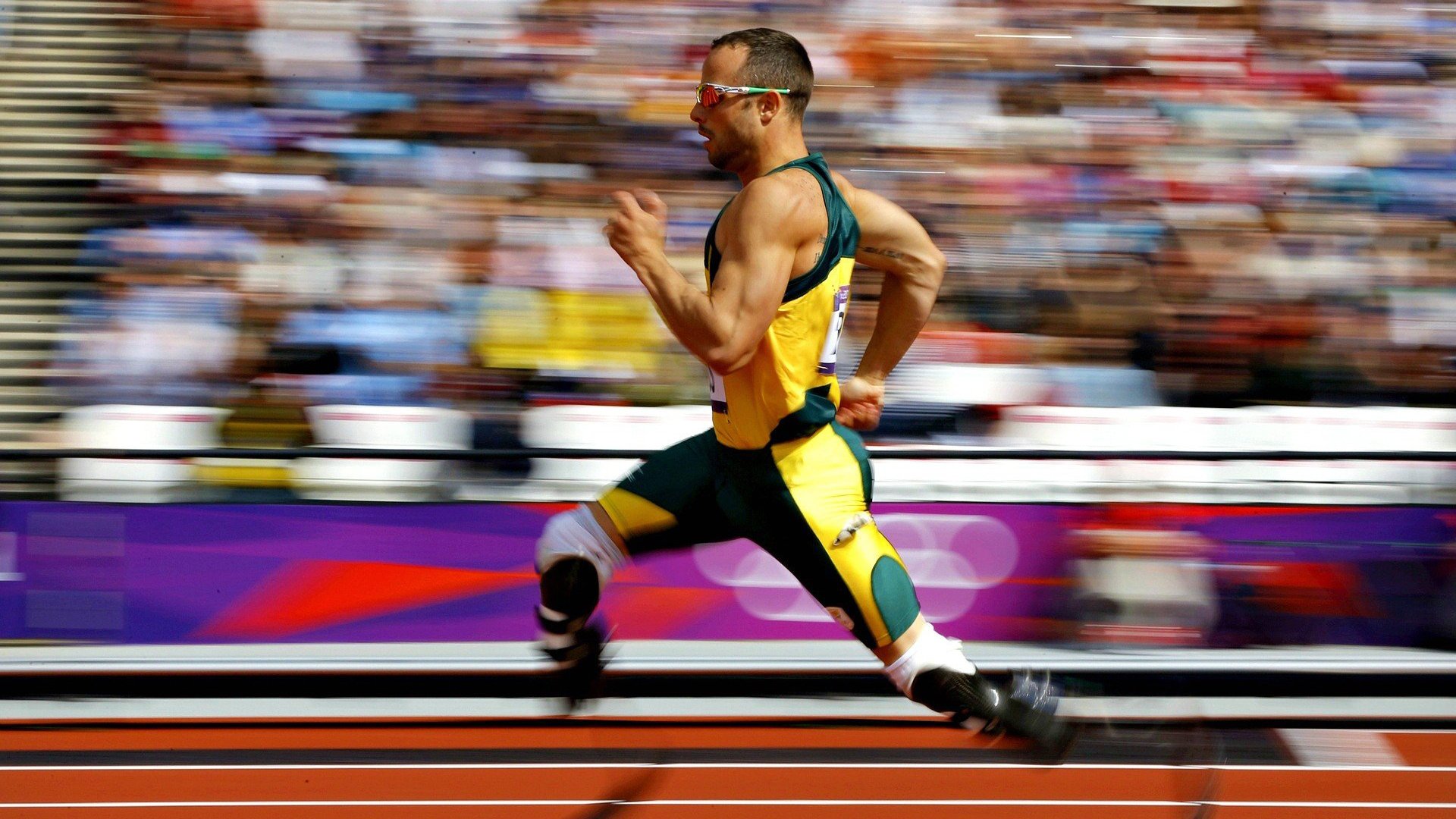 詹姆斯表示目标是用表现赢得尊重，詹姆斯谈最重要的人